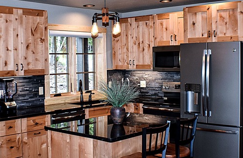 Lutsen Cabin | YOUR NORTH SHORE ESCAPE STARTS HERE-LUXURY CABIN IN THE HEART OF LUTSEN MTNS!