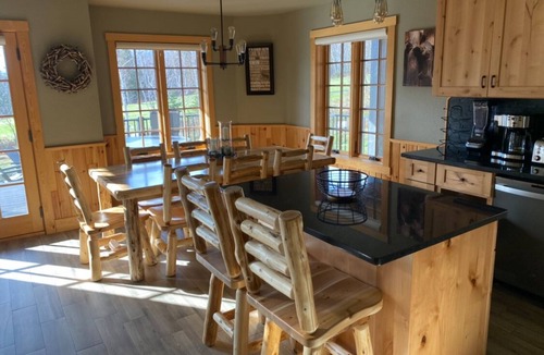 Lutsen Cabin | YOUR NORTH SHORE ESCAPE STARTS HERE-LUXURY CABIN IN THE HEART OF LUTSEN MTNS!