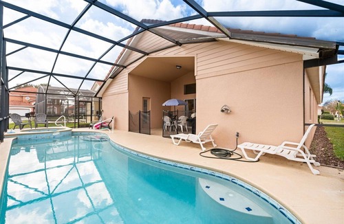 Solana House | Your Orlando getaway starts with football and theme parks.