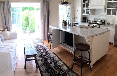 West Los Angeles House | Your own 2/1 HOUSE with large GARDENS and remodeled CHEF’S KITCHEN in West LA