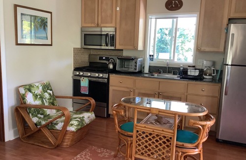 Keaau Cottage | your own cottage, hear the ocean!