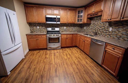 Hunter House | * Your Own Inn*