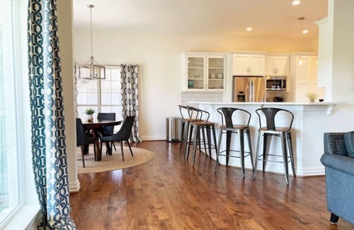 Van Alstyne House | Your own Private Farmhouse on Stunning Horse Ranch