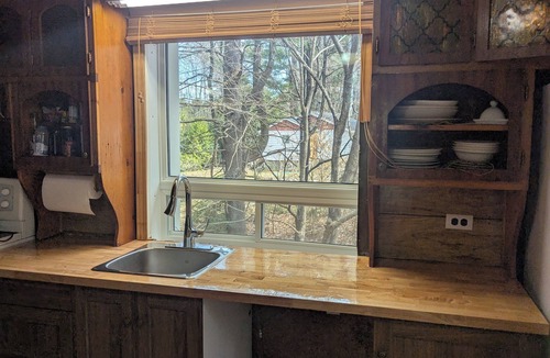 Rawdon Ski Chalet | Your Party House! Soundproof music room.Near parks & beach. Your perfect getaway
