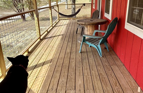 Wayne County Cabin | Your peaceful country vacation spot on a working farm. Get fresh farm eggs!