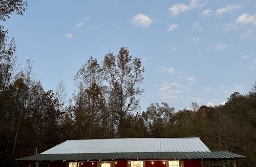 Wayne County Cabin | Your peaceful country vacation spot on a working farm. Get fresh farm eggs!