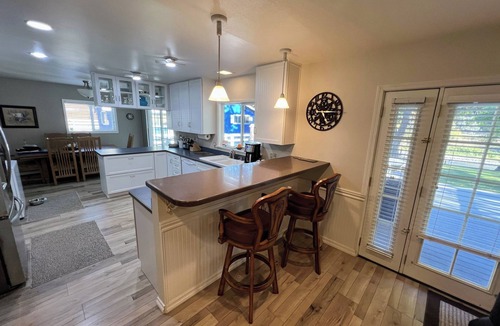 Montague House | Your Peaceful Home on the Klamath River