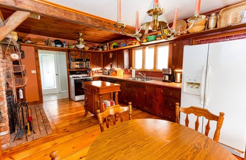 Oak Hill House | Your peaceful, private retreat, PERFECT FOR READAWAYS! Incredible views!