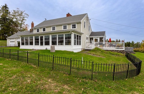 Oak Hill House | Your peaceful, private retreat, PERFECT FOR READAWAYS! Incredible views!