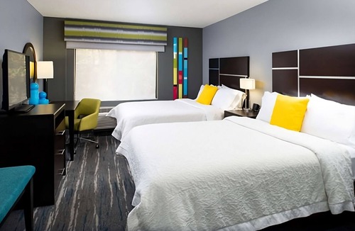 Glenwood Springs Hotel | Your Peaceful Mountain Escape! Free Breakfast, Indoor Pool, Free Parking!