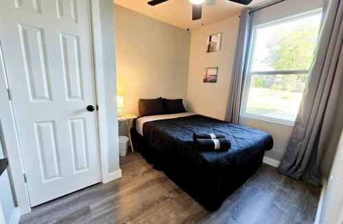 East MLK Apartment | Your Perfect ATX Home Base! 2BR East Austin Gem