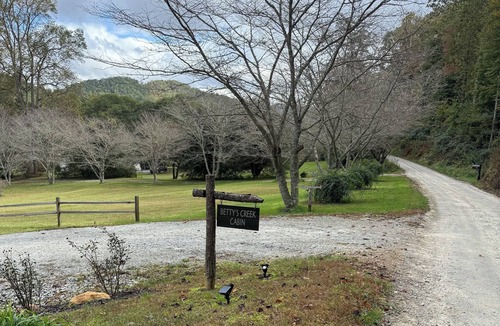 Rabun Gap Cabin | Your Perfect Creekside Hideaway