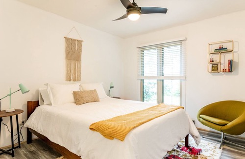 Dysart et al Cottage | Your Perfect Fall or Winter Getaway!