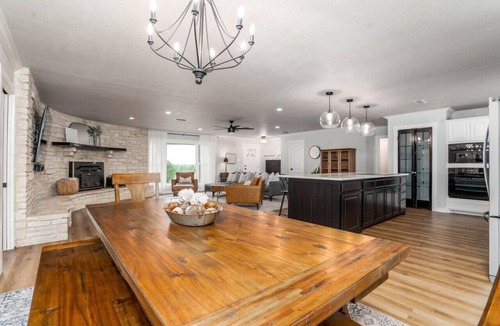 Abilene House | ☀️Your Perfect Family Retreat! 5BR Home w/Private Pool and Great Yard!