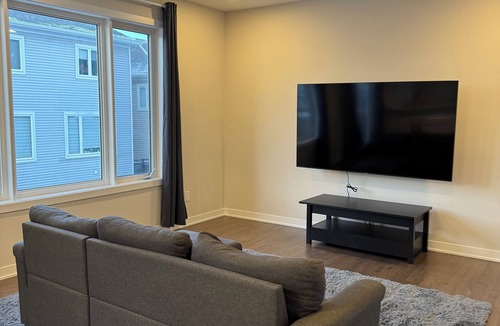 Ottawa Division House | Your Perfect Home Away From Home
