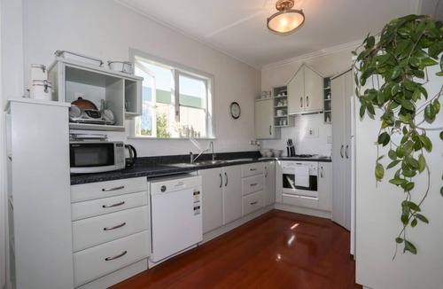 Haumoana House | Your personal ocean-front oasis