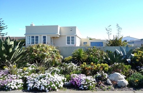 Haumoana House | Your personal ocean-front oasis