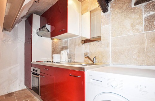 Estagel House | Your practical vacation home in Estagel.