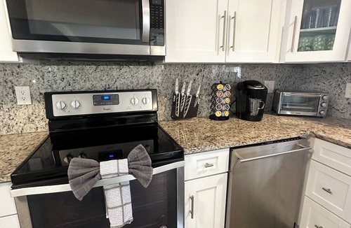 Gulf Gate Estates House | YOUR PRIVATE RETREAT NEAR SIESTA KEY BEACH!