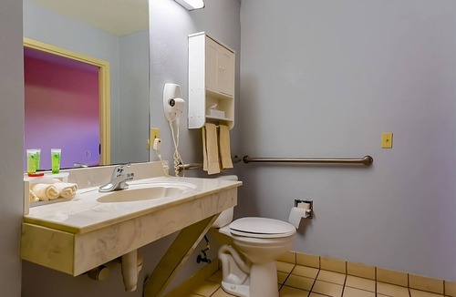 Sweet Home Hotel | Your Relaxing Getaway Awaits! With Outdoor Pool Access, and Free Parking!