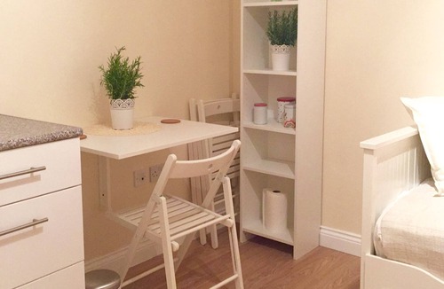 Hillrise Apartment | Your studio home within London, UK