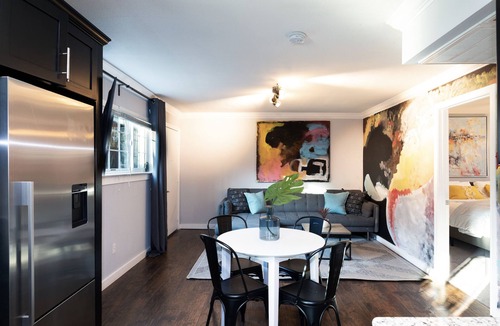 South Central Houston Apartment | Your TMC Flats! Sleeps 36, 18BR, 9BA, 9PA