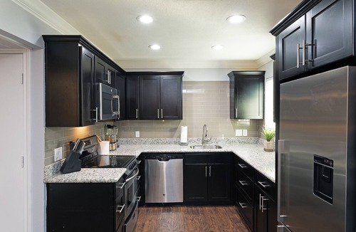South Central Houston Apartment | Your TMC Flats! Sleeps 36, 18BR, 9BA, 9PA