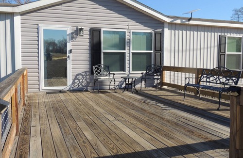 Negreet House | Your Toledo Bend Lakefront Home – Neighborhood Boat Launch Just Next Door
