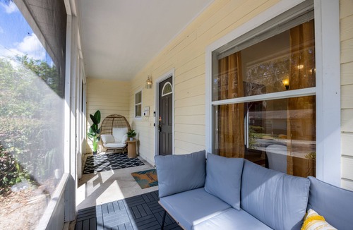 Gainesville House | Your UF Getaway: 1 Block from Campus & Stadium - 4 BD Haven