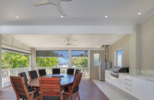 Woodgate House | Your Ultimate Beach Front Holiday