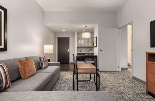 McNeil Hotel | Your Ultimate Resort Destination: Free Parking, Breakfast & Onsite Pool Access