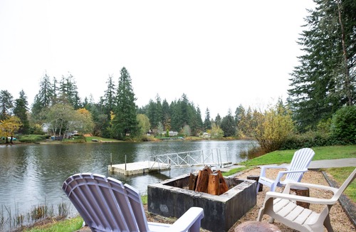 Burley House | Your Ultimate Waterfront Getaway!