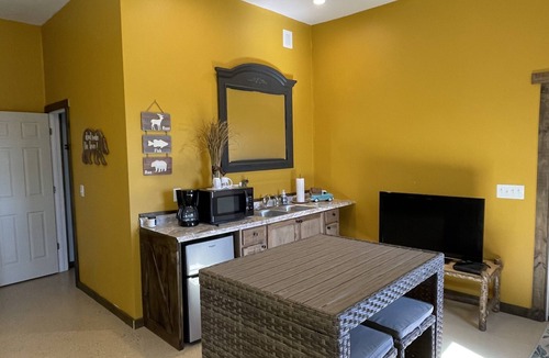 Gamaliel House | Your very OWN Paradise with private pool and hot tub!
