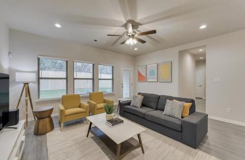 Cedar Crest House | Your Vibrant Dallas Getaway Home