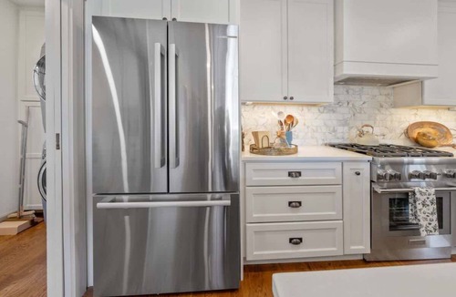 Manito House | Your Weekend Starts Here | Pour, Grill, Repeat