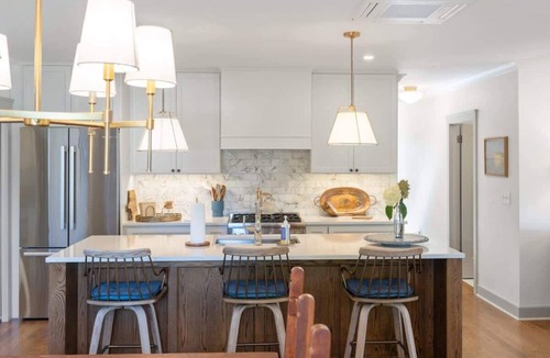 Manito House | Your Weekend Starts Here | Pour, Grill, Repeat