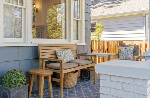 Manito House | Your Weekend Starts Here | Pour, Grill, Repeat