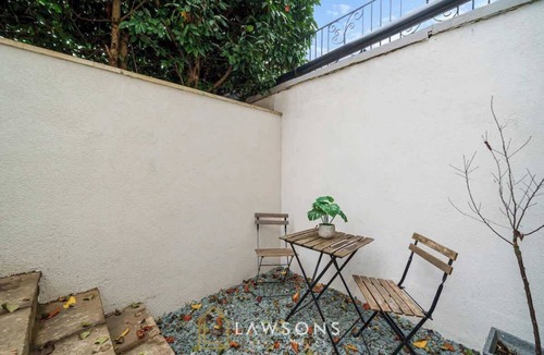 Windsor City Centre Apartment | Your Windsor Retreat | 1Bed/1Bath + Free Parking