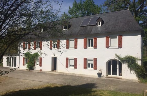 Monein House | Yourte Au fil de l'eau