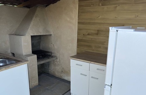 Crechets Bed & Breakfast | Yourte Bosquet with hot tub
