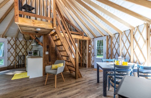 Notre-Dame-du-Laus Ski Chalet | Yourte de luxe la perdrix