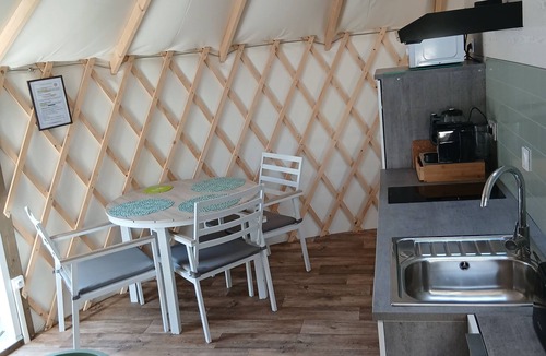 Clermont-Creans RV Rental | Yourte des voyageurs les belles ouvrieres