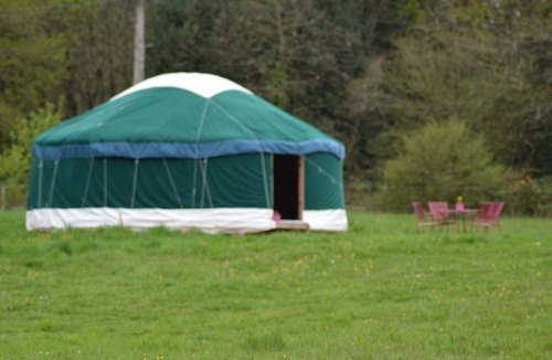 Continvoir Cabin | Yourte gite insolite tout confort Castanea