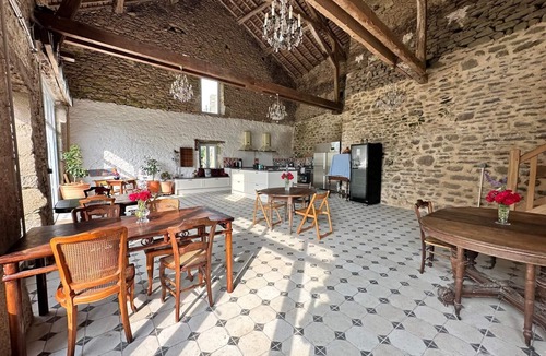 Dompierre-les-Eglises House | Yourte Lune - Château de Dompierre