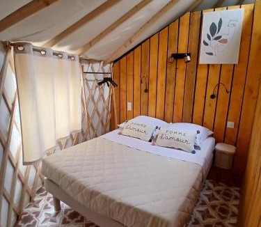 Clermont-Creans Ski Chalet | Yourte Terracotta Les Belles Ouvrières