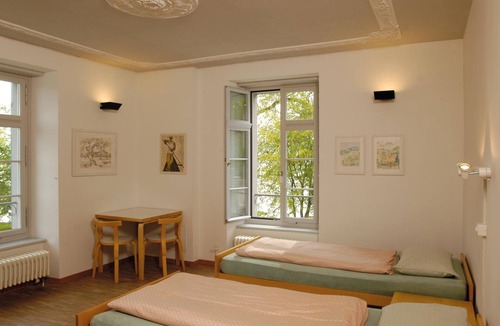 Horgen District Hostel | Youth Hostel Richterswil