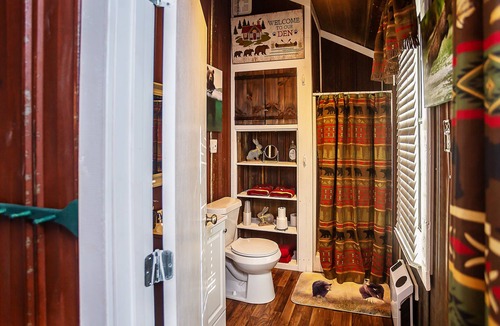 Benton Hotel | Yowie Cabin