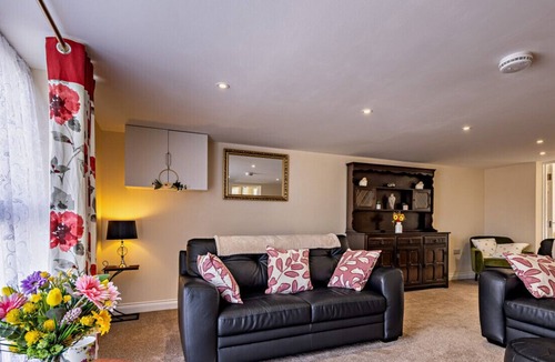 Llanilar House | Yr Annexe Mermur y Nant