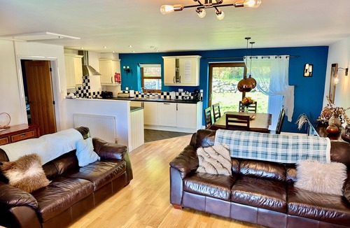 Llanddaniel Fab Cottage | Yr Encil