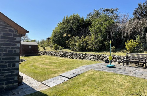 Llanddaniel Fab Cottage | Yr Encil